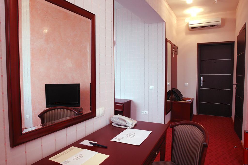Victoria Hotel Kharkov Luaran gambar