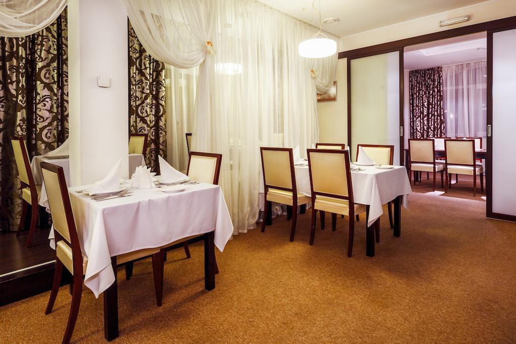 Victoria Hotel Kharkov Luaran gambar