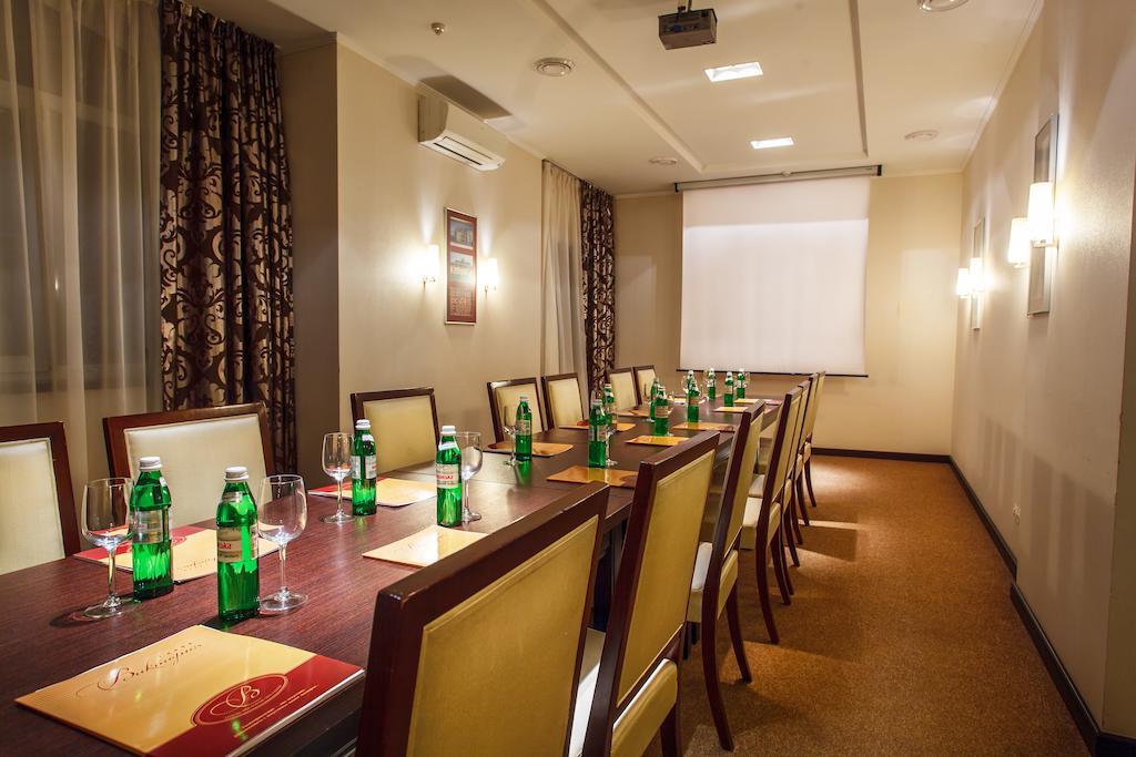 Victoria Hotel Kharkov Luaran gambar